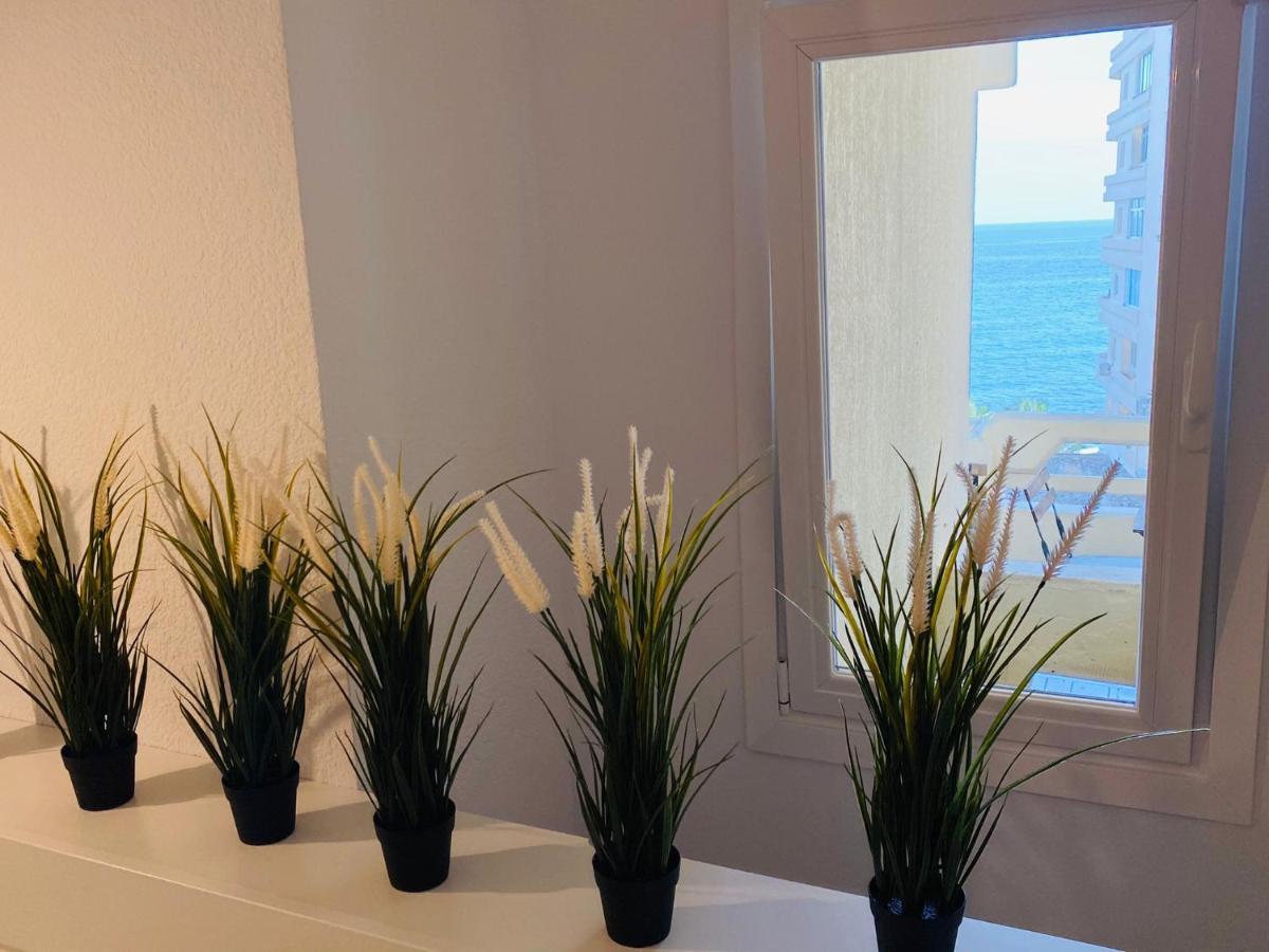 First Line! Art-apartment On The Seafront Of With Swimming Pool Appartamento *
